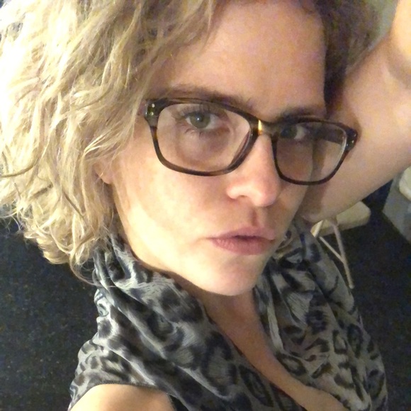 Meet your Posher, Felicia - Picture 1 of 1